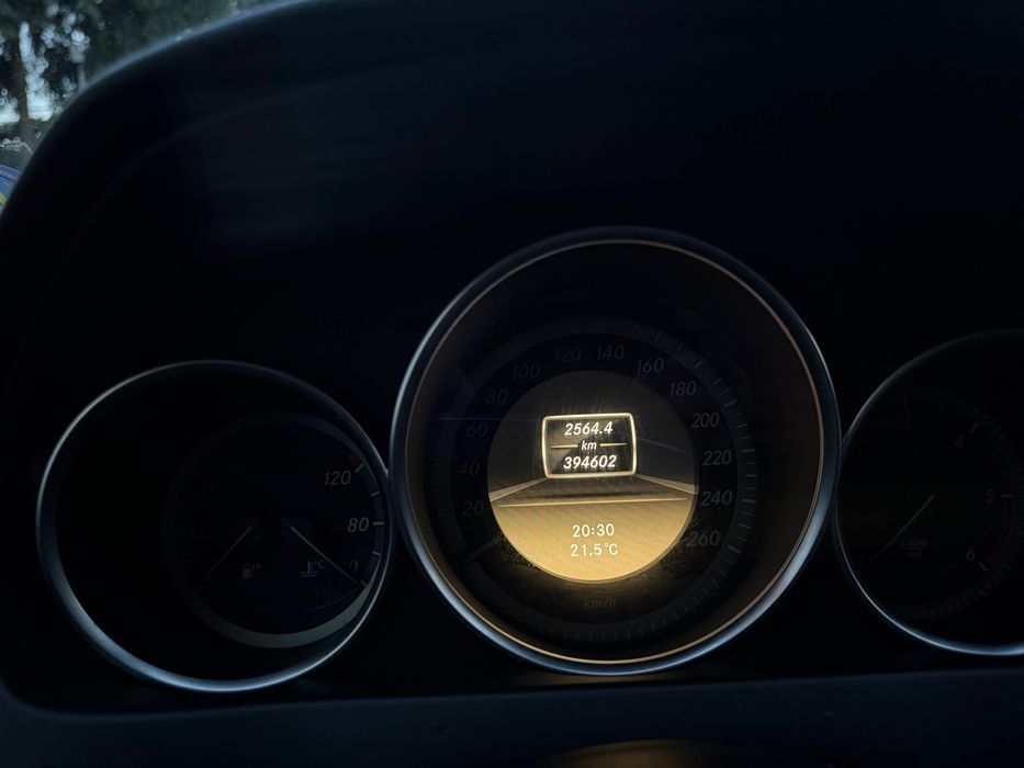 MERCEDES-BENZ E-Class 2011 — imagine 4