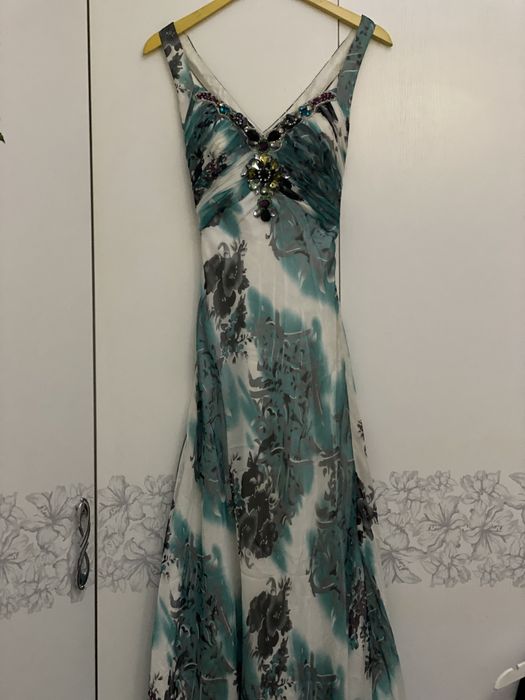 Платье вечернее