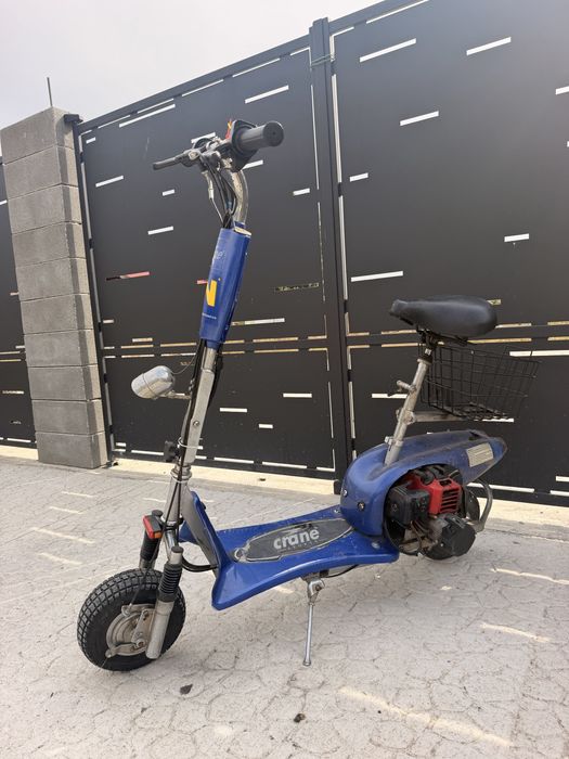 Trotineta pe benzina