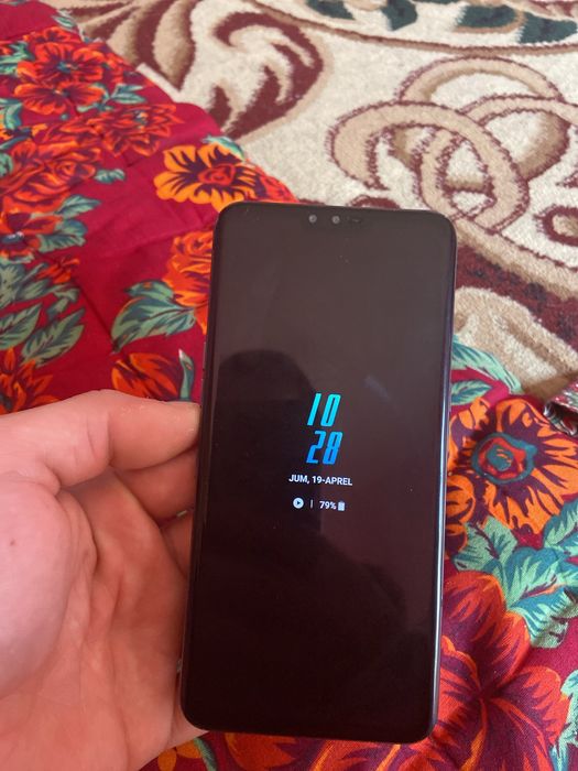 Lg v50 telefon sotiladi