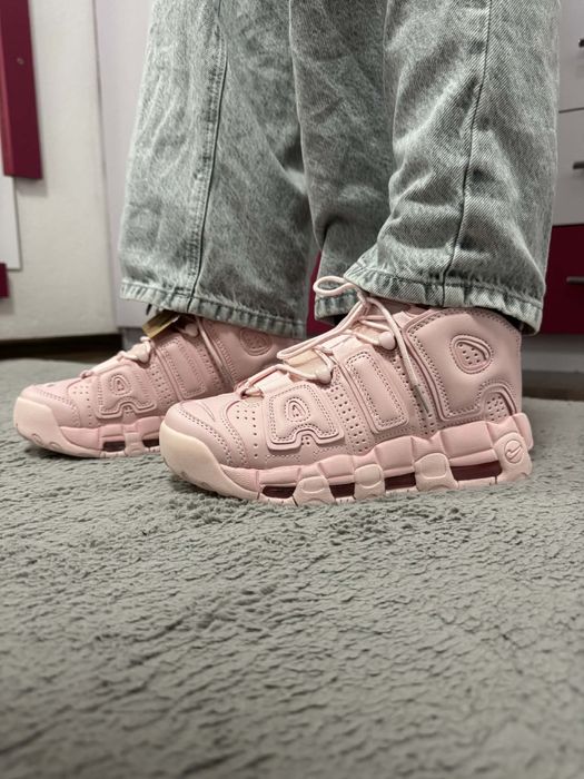 Nike air more uptempo