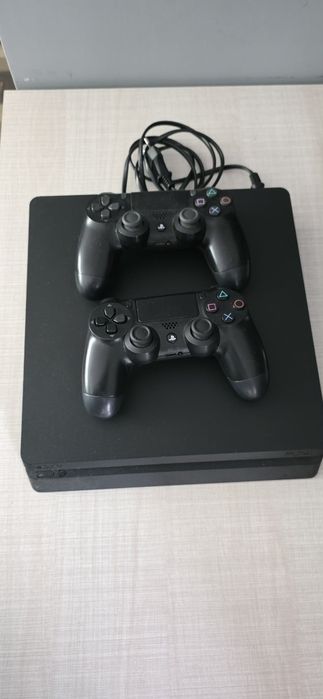 Продавам PS4 конзола + телевизор JVC