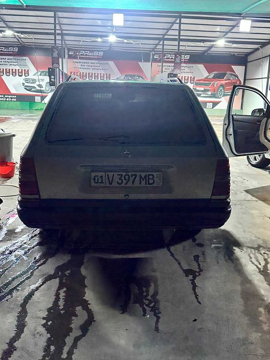 Afsonaviy Mercedes-Benz W124 (Universal / T-Model)