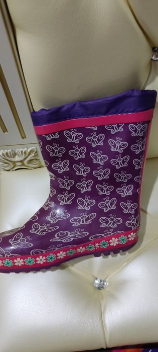 Продам резиновые сапоги