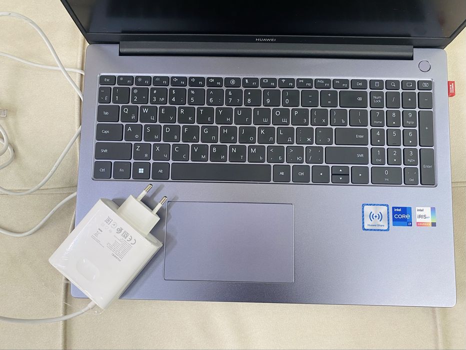 Продам Ноутбук HUAWEI MateBook D16