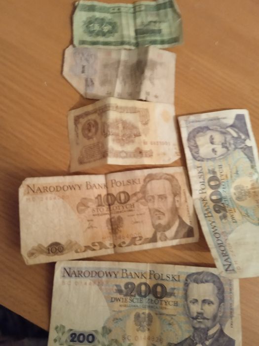 Продам старые деньги за 8000 тысяч тенге