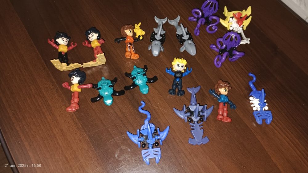 Продам Киндер игрушки