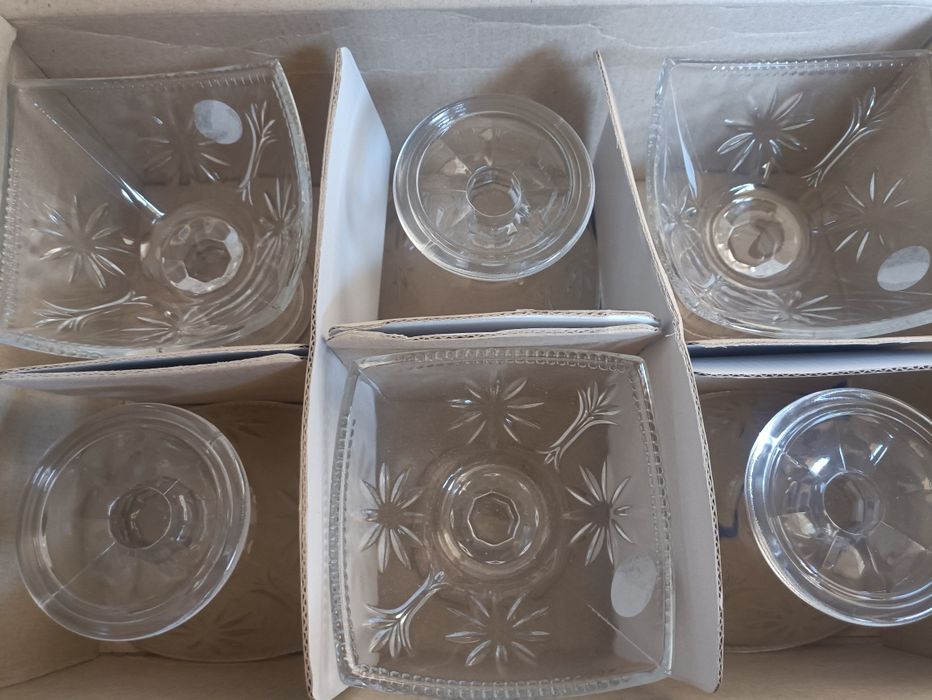 Вазочки стеклянные новые 6 шт