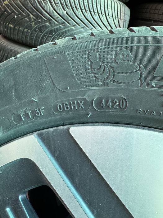 Гуми Michelin Primacy 4 215/55/17 летни дот 4420 - джантите не се продават