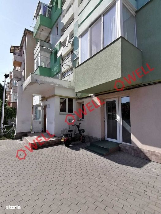 Apartament cu 3 camere de vânzare pe strada Dozsa György!