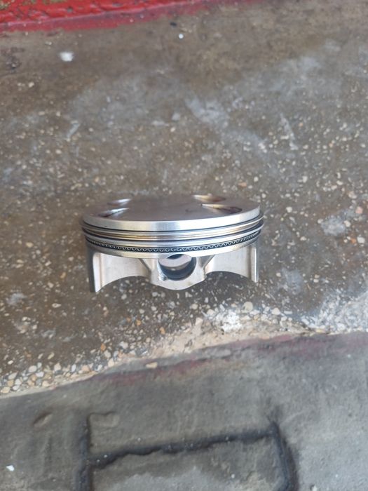 Piston cu segmenti noi suzuki ltr 450cc