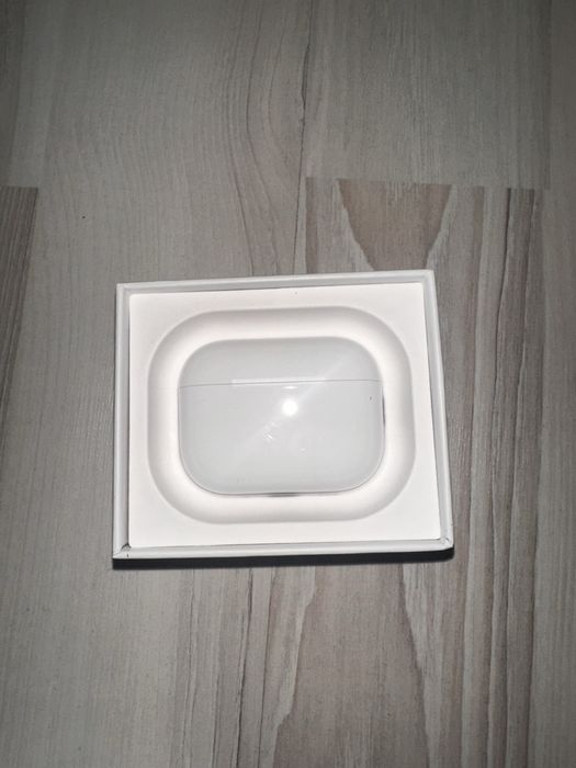 AirPods Pro 3 cu ANC, ca noi folosite de cateva ori. Dragasani