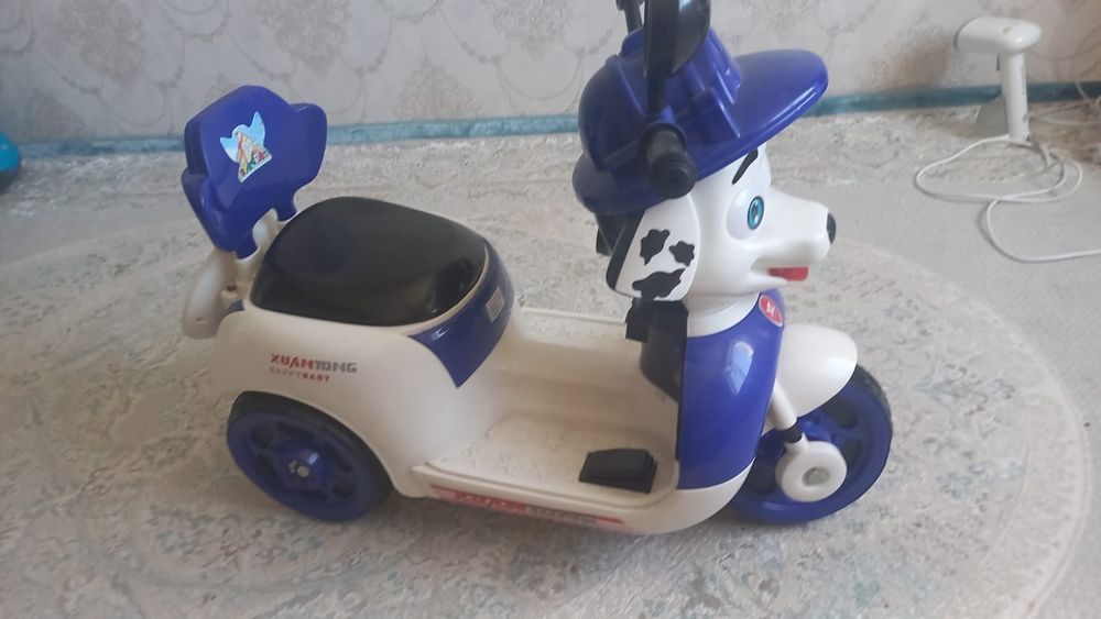 Детский электромобиль