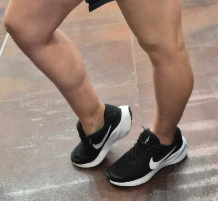 Маратонки Nike revolution 7