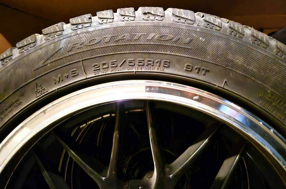 Оригинални джанти със зимни гуми за Мерцедес 205/55/16