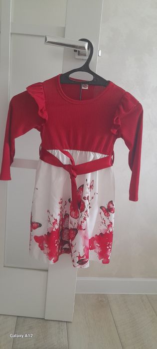 Продаётся платье на девочку