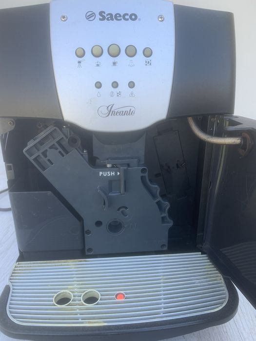 Кафе машинa saeko робот