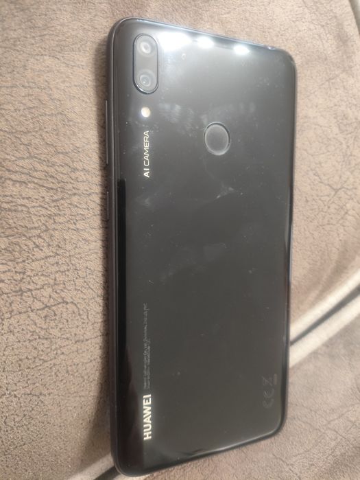 Продавам HUAWEI Y7 2019