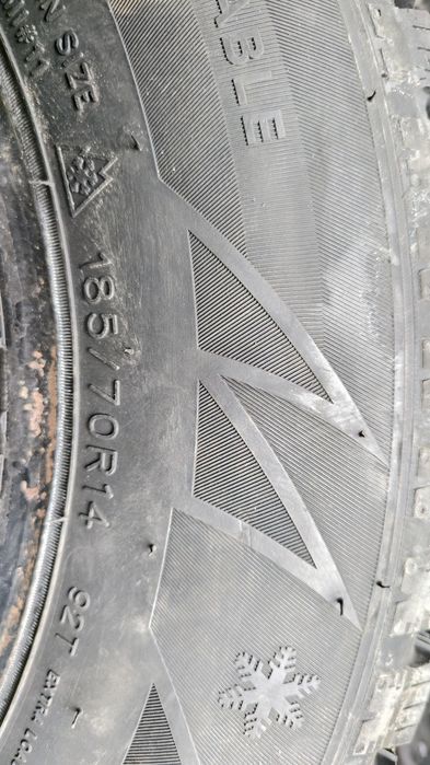 Продам зимние шины 185/70/14