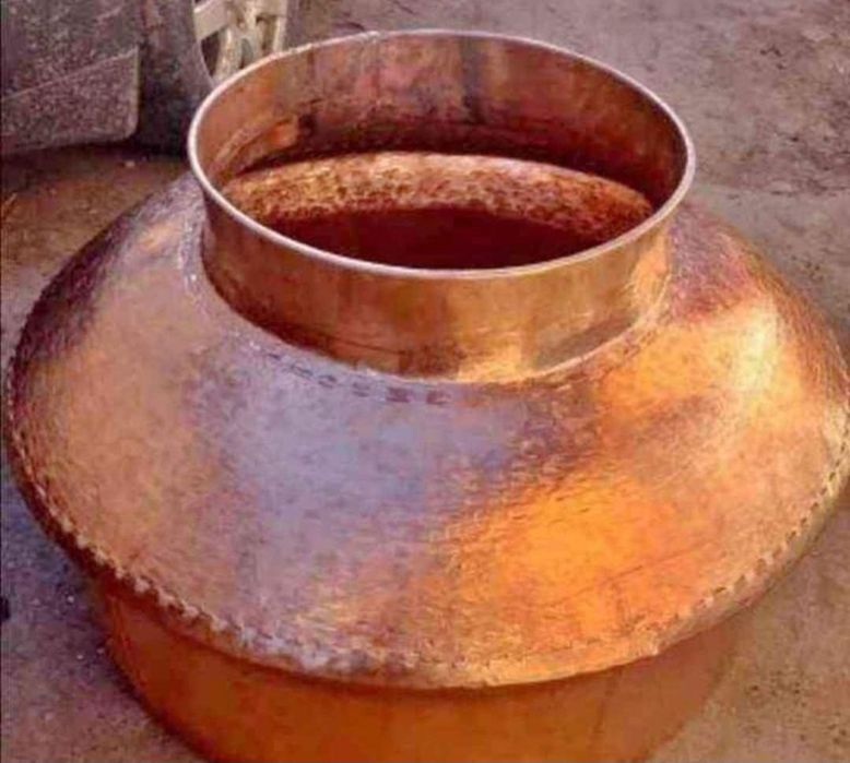 Vand un cazan de tuica din cupru alimentar are 120l cu fundu de 4mm pe