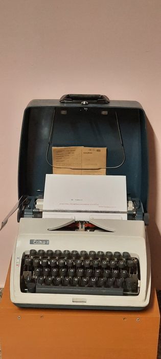 Mașină de scris Erika impecabilă
