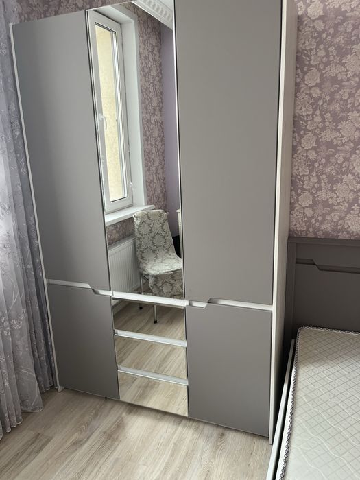 Кровать и шкаф вместе