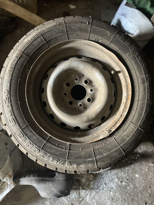 Продам шины с дисками 13 радиус