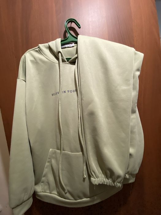 Срочно  женскую   спортивку  продам