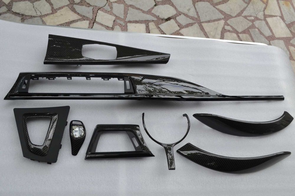 Продавам рамка с карбонова лайсна/капаче за радио на БМВ е39