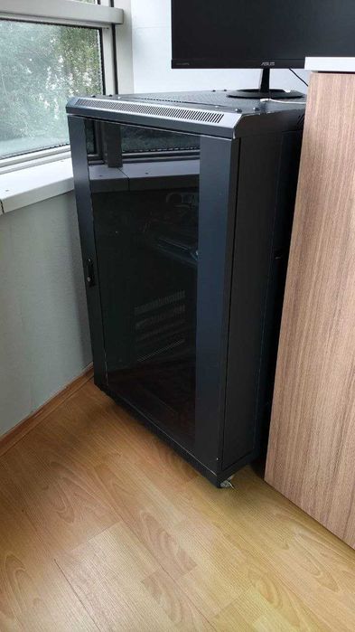 Серверный шкаф 18U (600 х 600 х 900 мм)