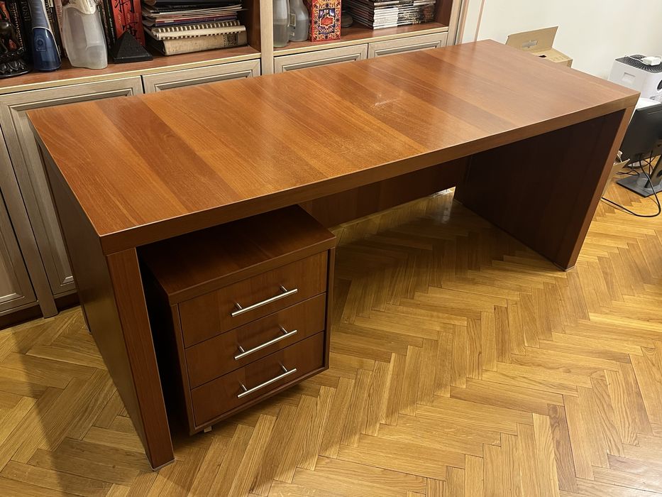 Продам письменный стол