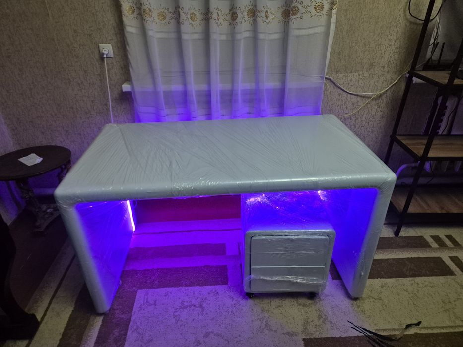 Стол для imac, macbook