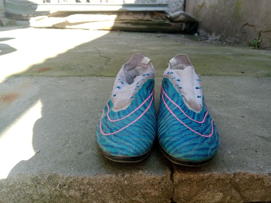 Продам бутсы 35 36 размер бу