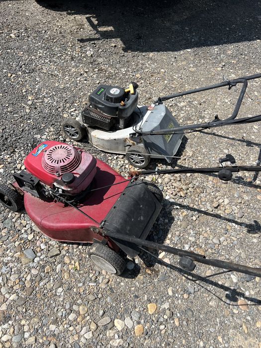 2 masini de tuns gazonul