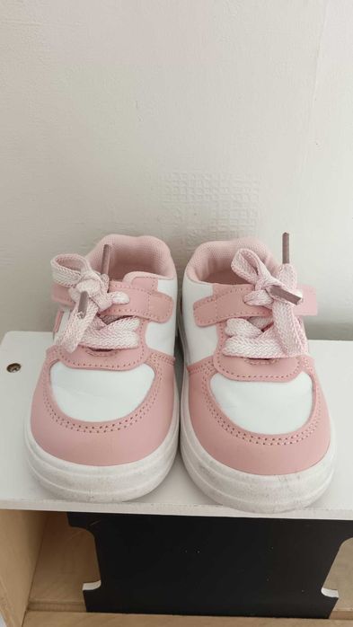 Бебешки/ детски обувки 24 номер