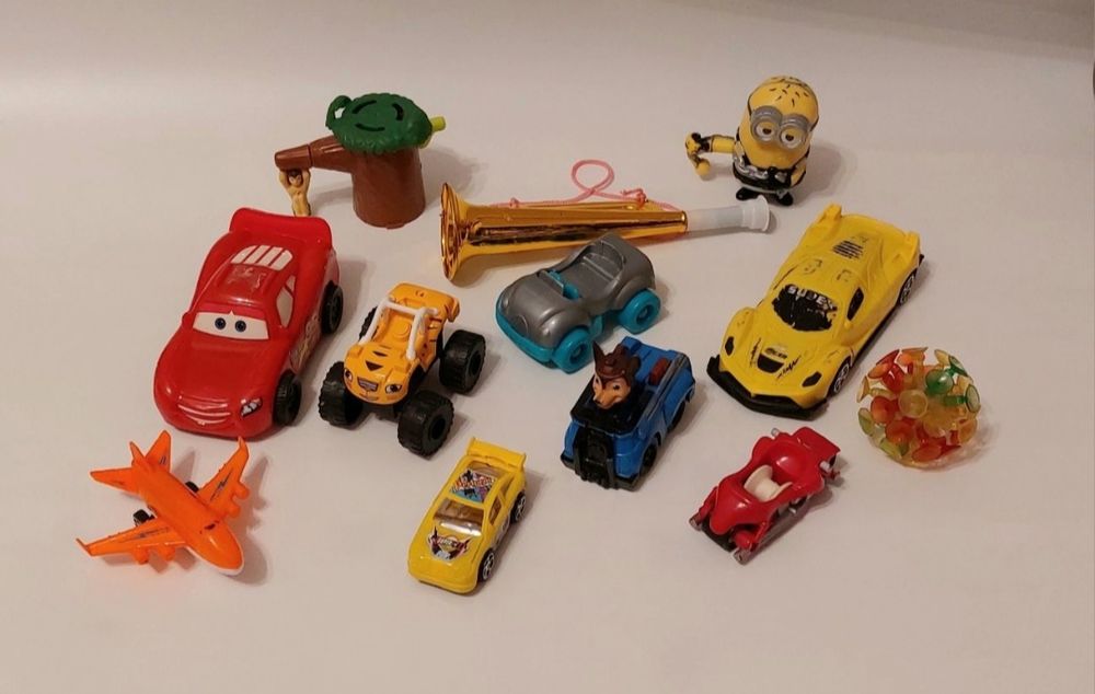 Игрушки по 500 тг