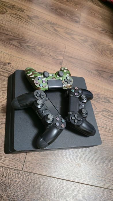 Продаётся Playstation 4