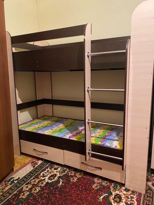 Срочно Продам двухъярусную кровать