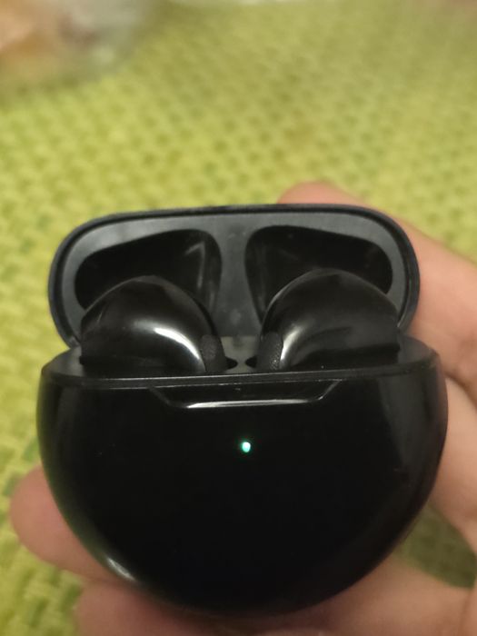 Продам наушники Air Pro 6