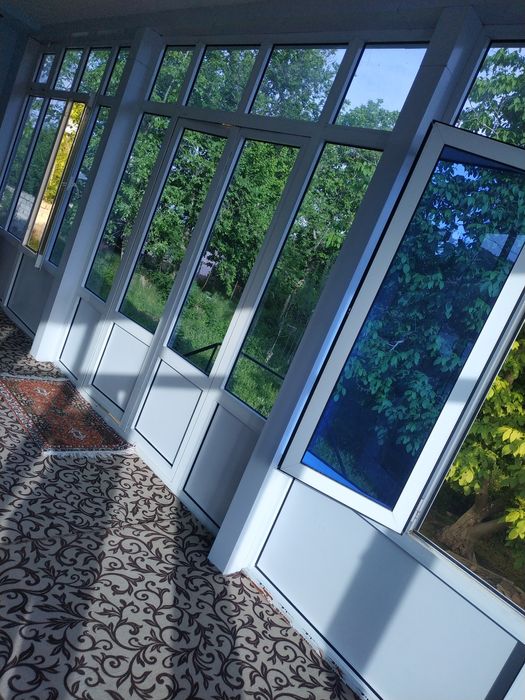 Hovlili uy sotiladi!