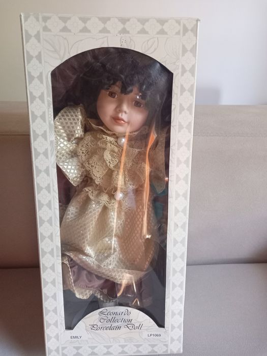 Стара колекционерска кукла