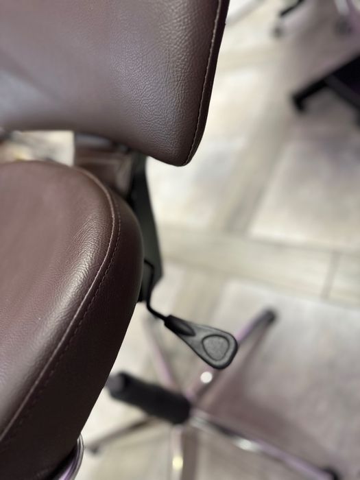 КОЗМЕТИЧЕН/гримьорски/ стол