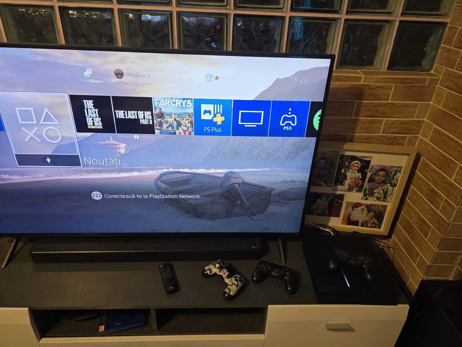 Consola PS4, 1 TB Socare, 3 manere+ 5 Jocuri la alegere, IMPECABIL!