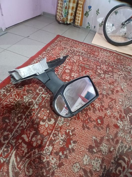 Продав зеркало боковое правое,форд транзит