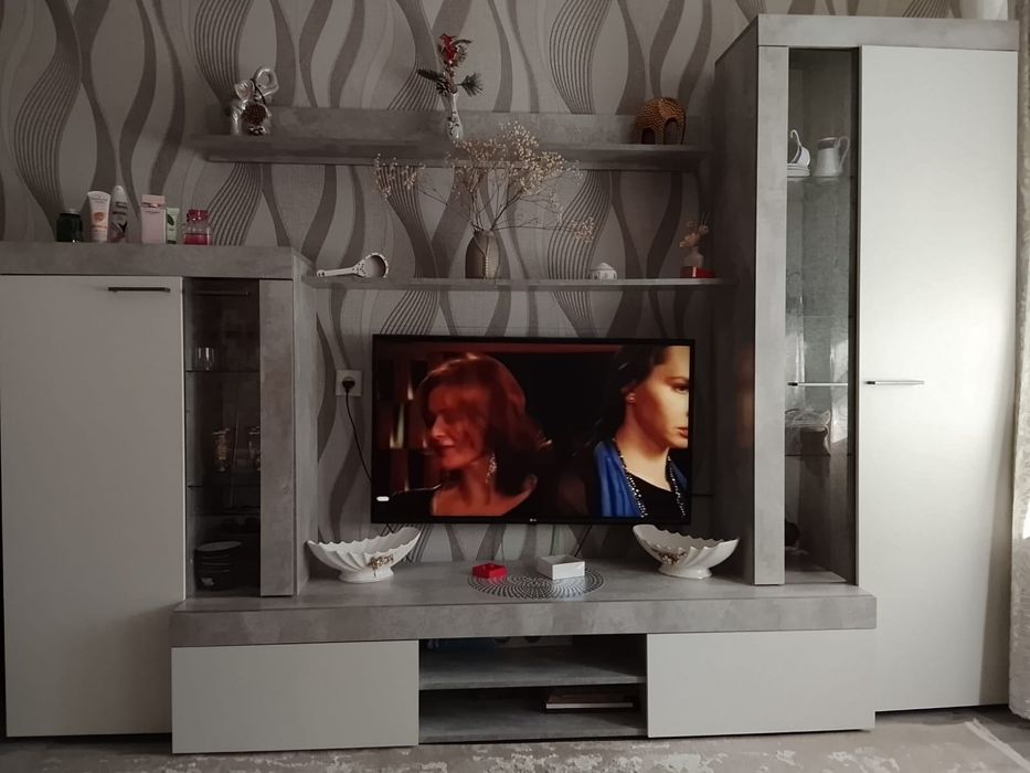 Стенка в отличном состоянии