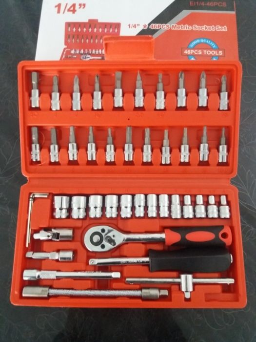 Набор ключей и инструментов 46 - деталь.