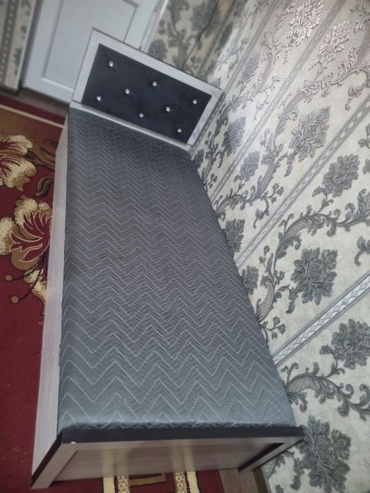 Bir kishili spalni karavat