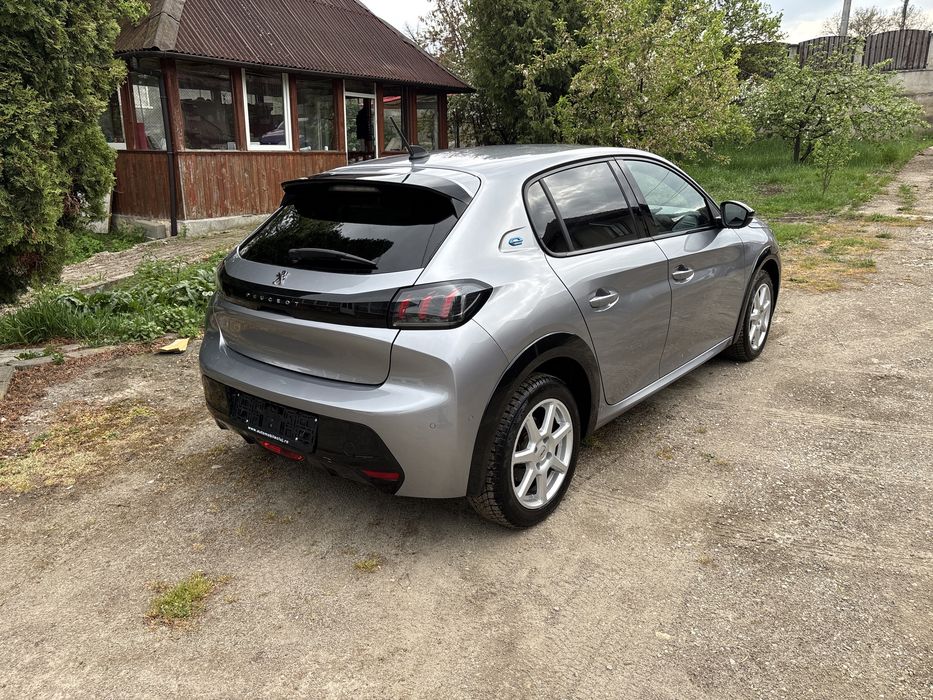 Peugeot e-208 gt