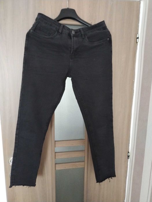 vand 2 perechi de blugi, baieti