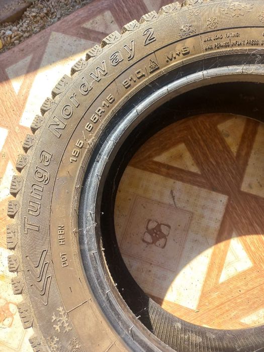 Продам зимние шины в отличном состоянии